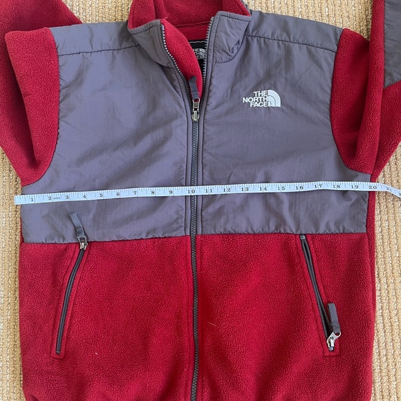 The North Face Boys Denali Full Zip Fleece Jacket in Red Gray Fleece Size Large - Picture 11 of 13